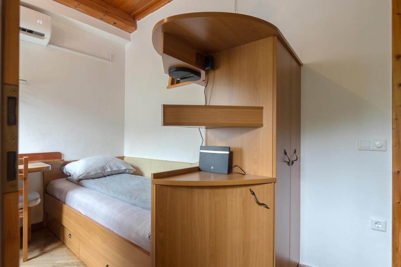 Cozy, Bright And Affordable Single Studio - Free Parking 류블랴나 외부 사진